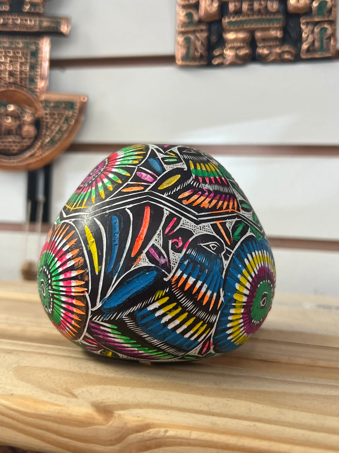 Hand-Carved Mate Burilado – Peruvian Gourd Art