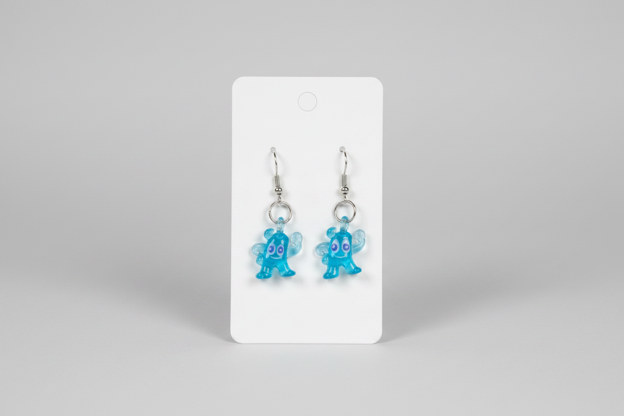 Bonitos pendientes con figuras de cristal de color aguamarina
