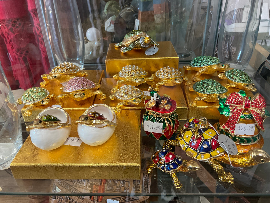 Joyero con baratijas