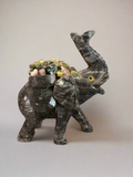 Elefante tallado en piedra mineral