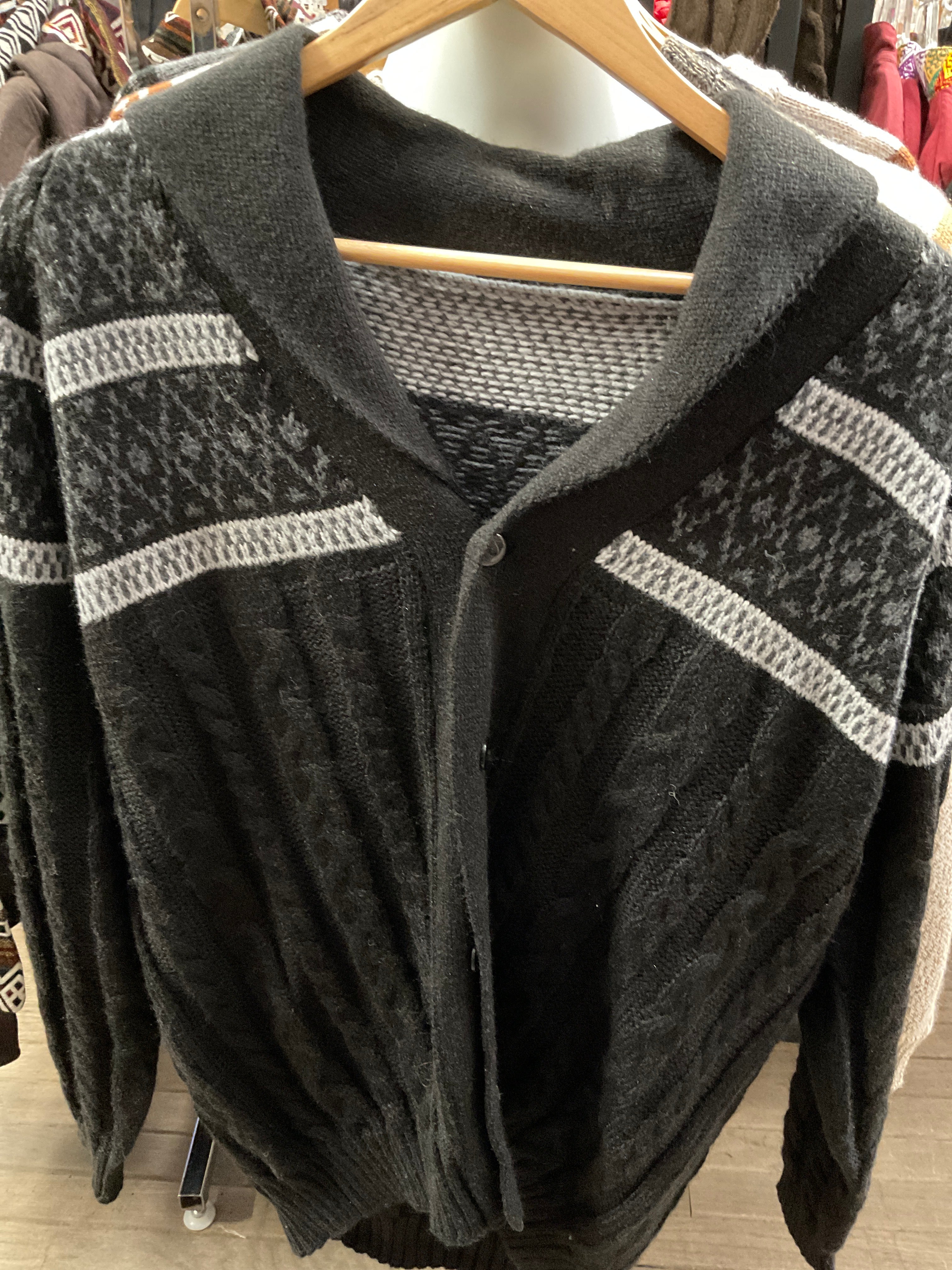 Cárdigan de lana de alpaca con botones para hombre