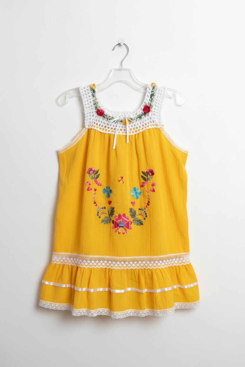 Vestido infantil bordado a mano