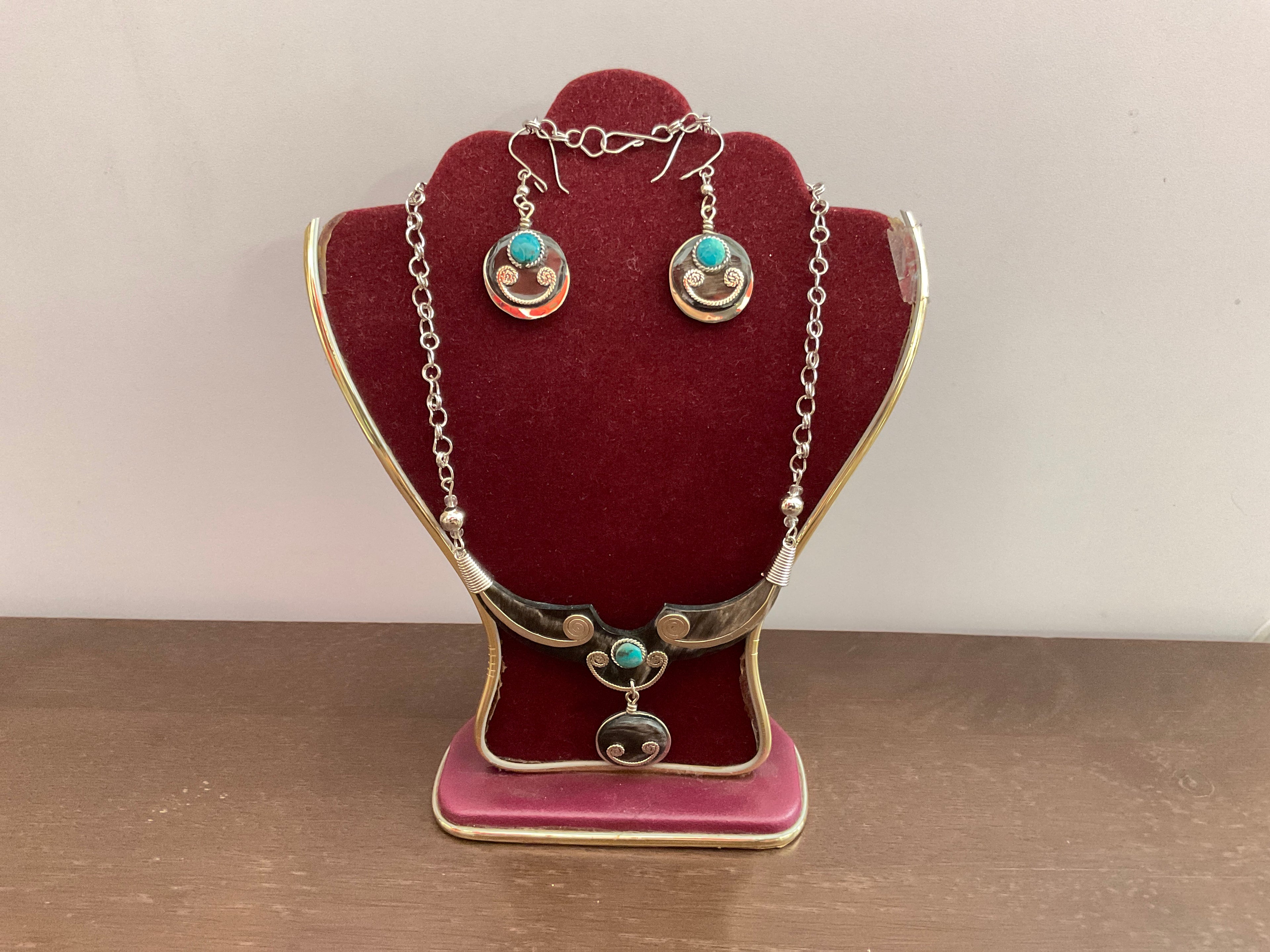 Horn with Turquoise Set Jewelry (earrings + necklace)