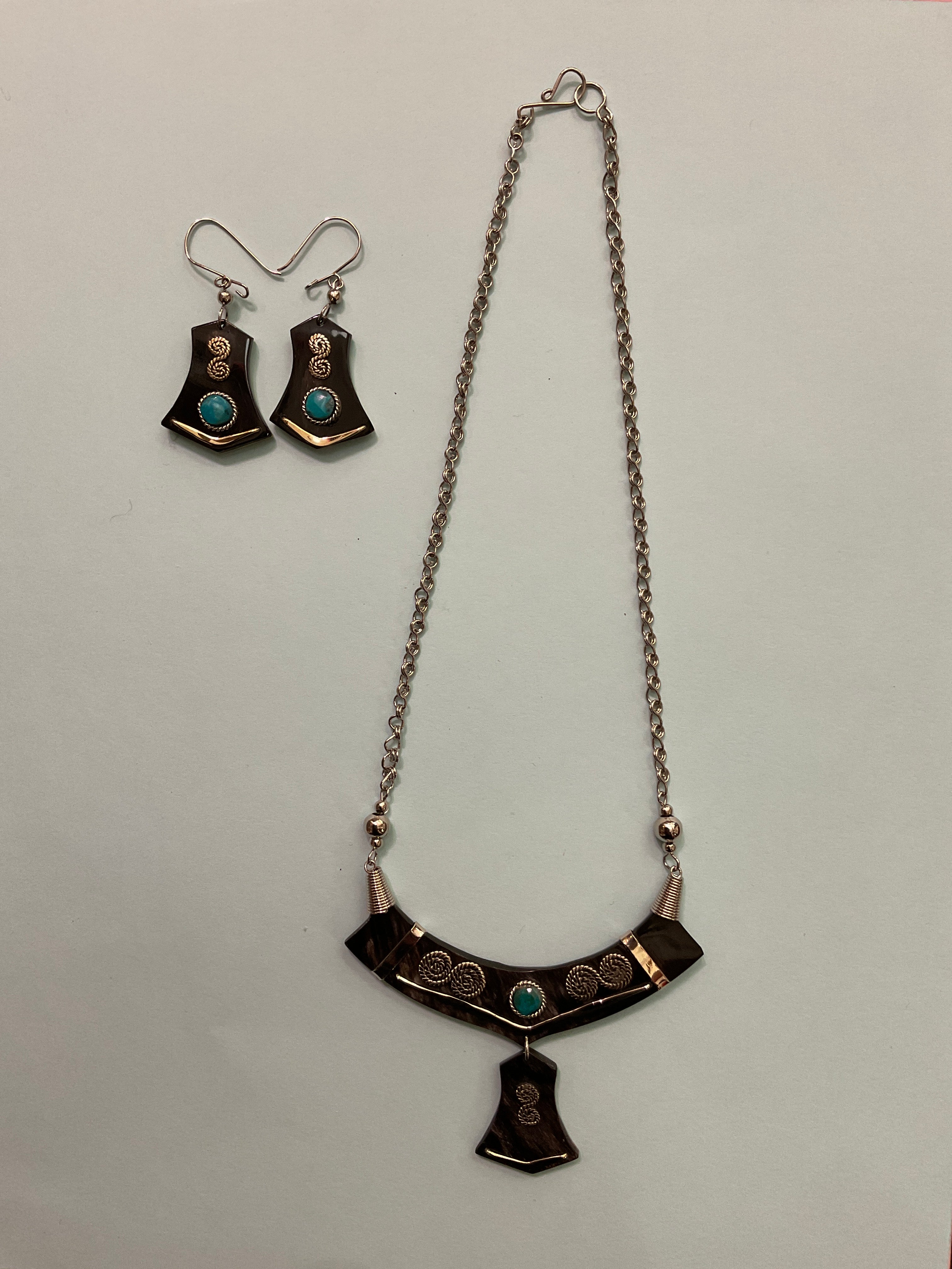 Horn with Turquoise Set Jewelry (earrings + necklace)