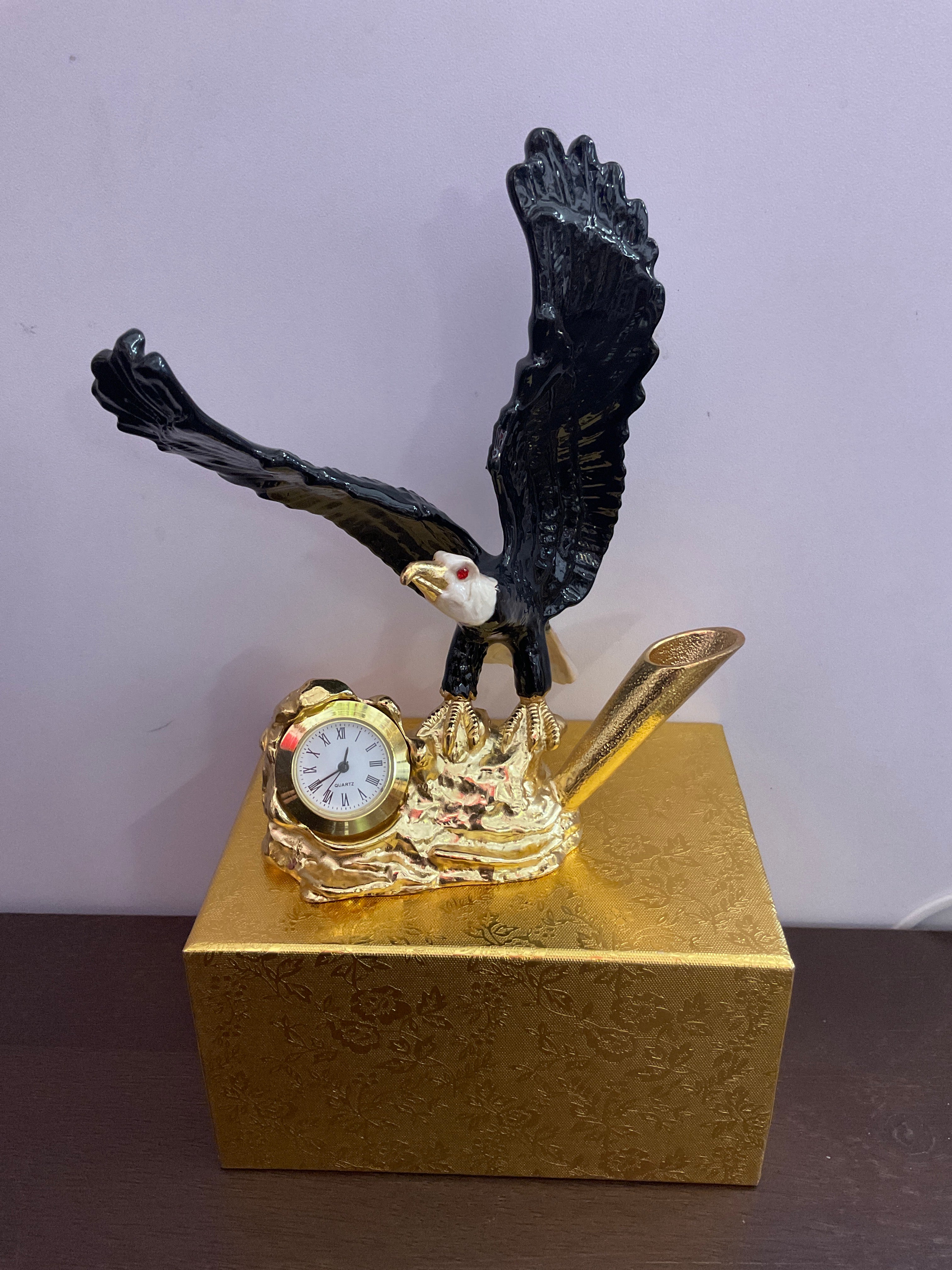 Joyero con baratijas