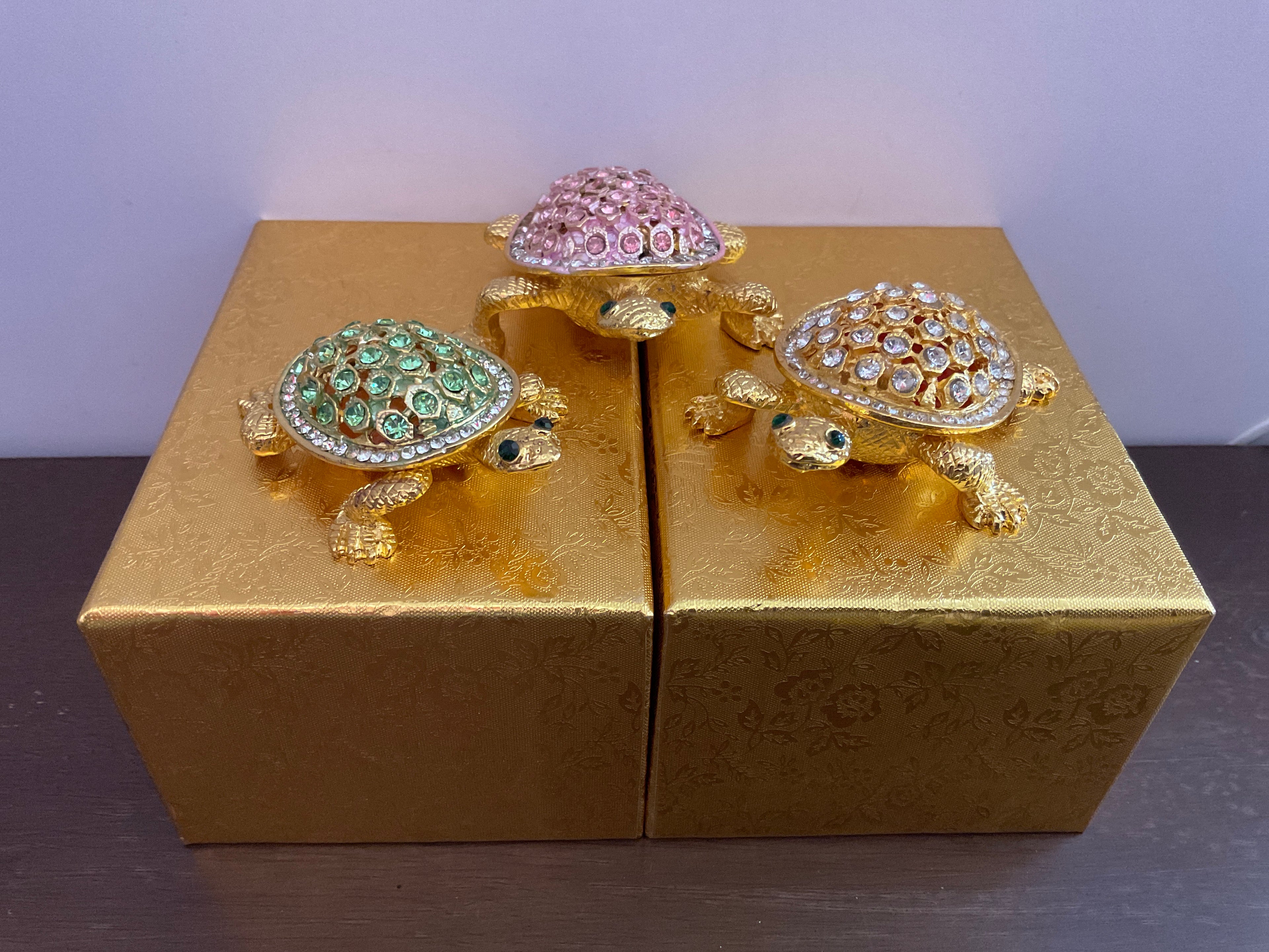 Joyero con baratijas