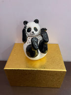 Joyero con baratijas