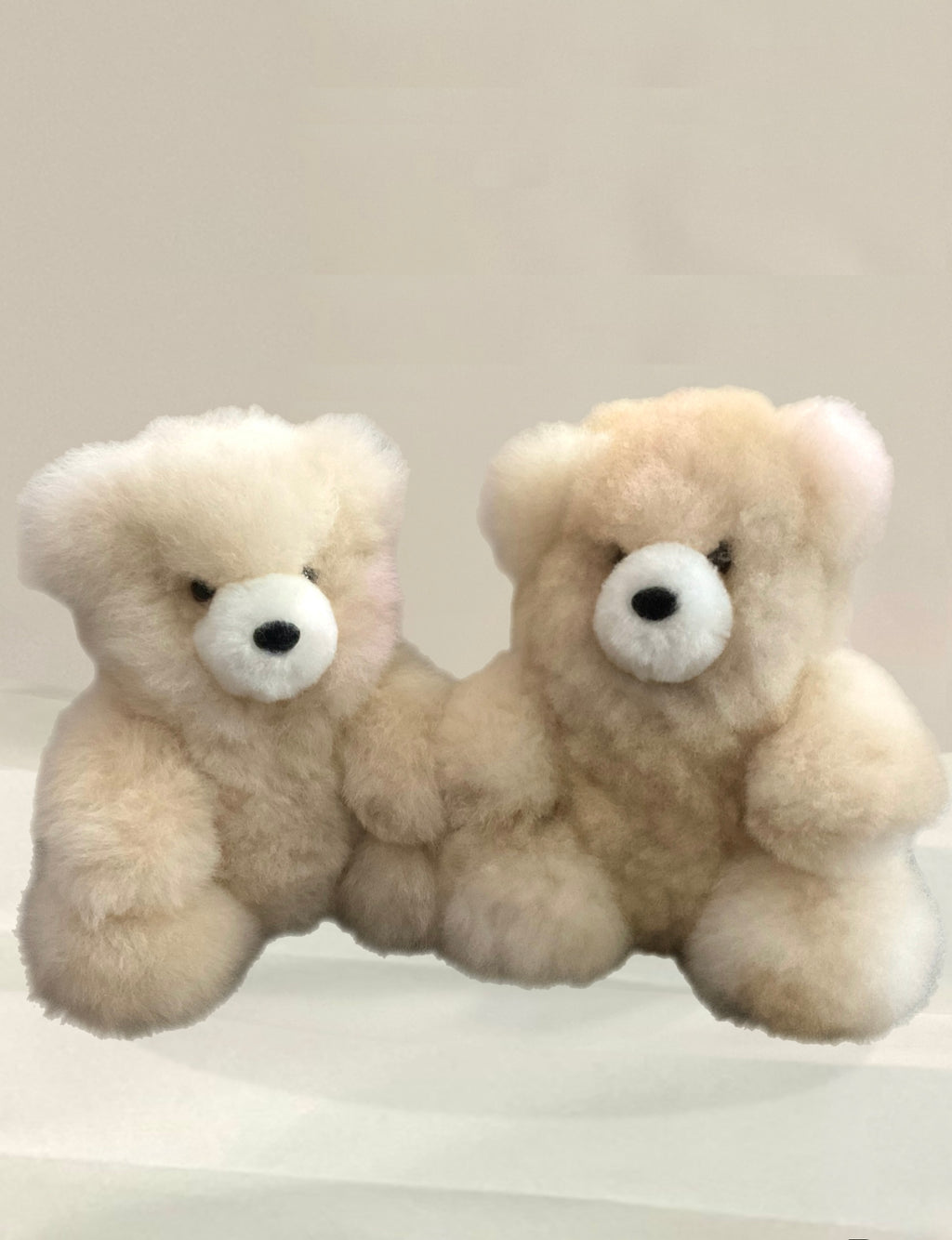 Kusi Friends Sitting Bear (24cm) - Baby Alpaca Fur Animal