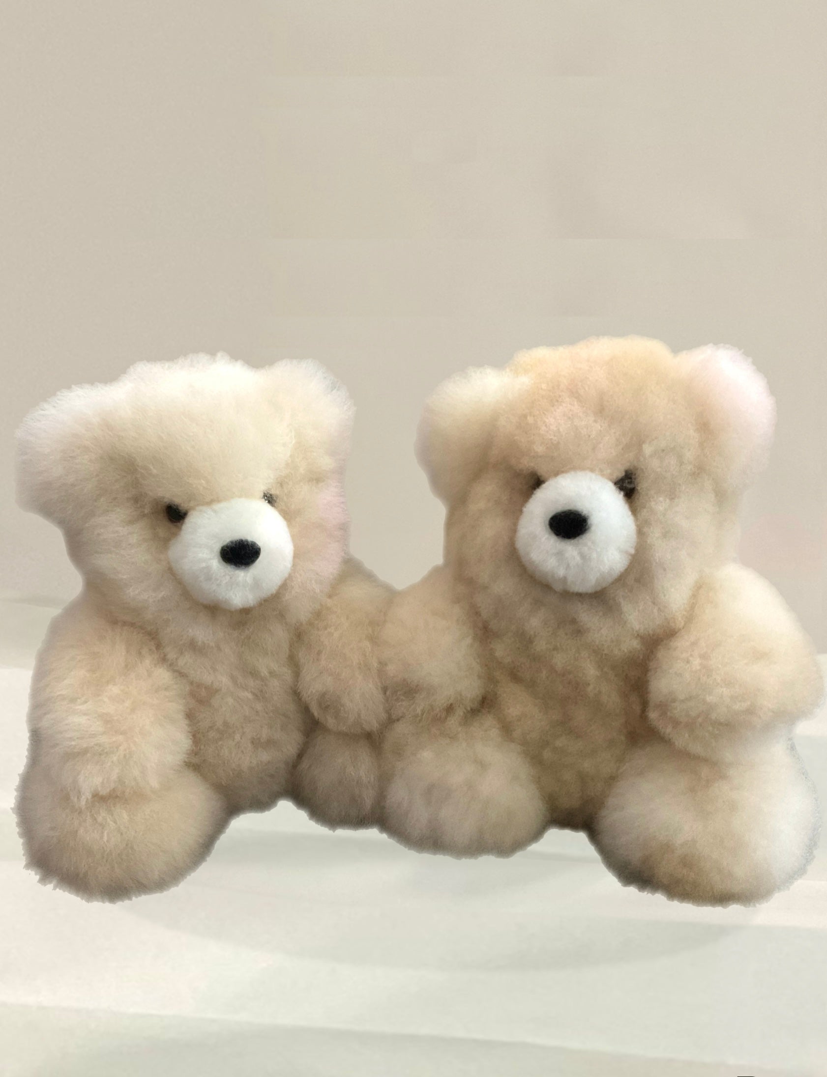 Kusi Friends Sitting Bear (24cm) - Baby Alpaca Fur Animal