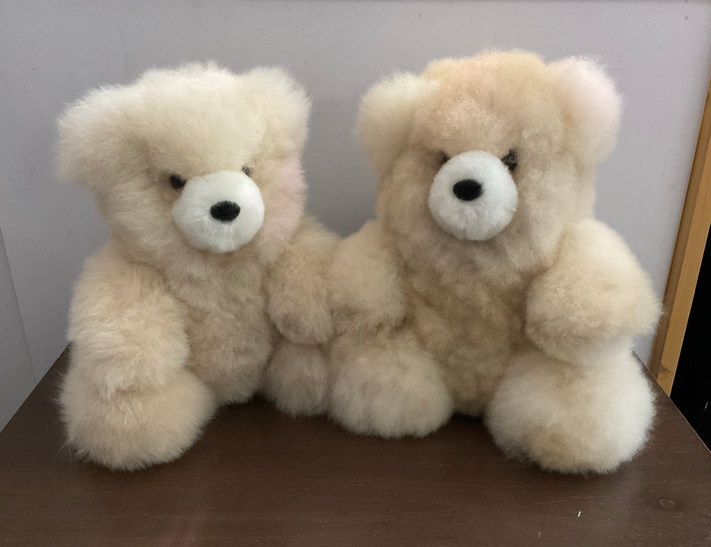 Kusi Friends Sitting Bear (24cm) - Baby Alpaca Fur Animal