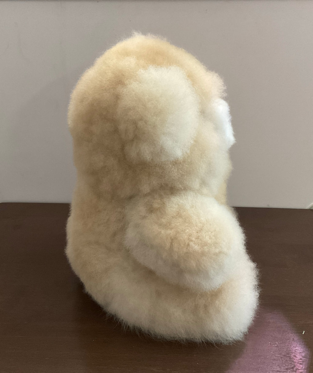 Kusi Friends Sitting Bear (24cm) - Baby Alpaca Fur Animal