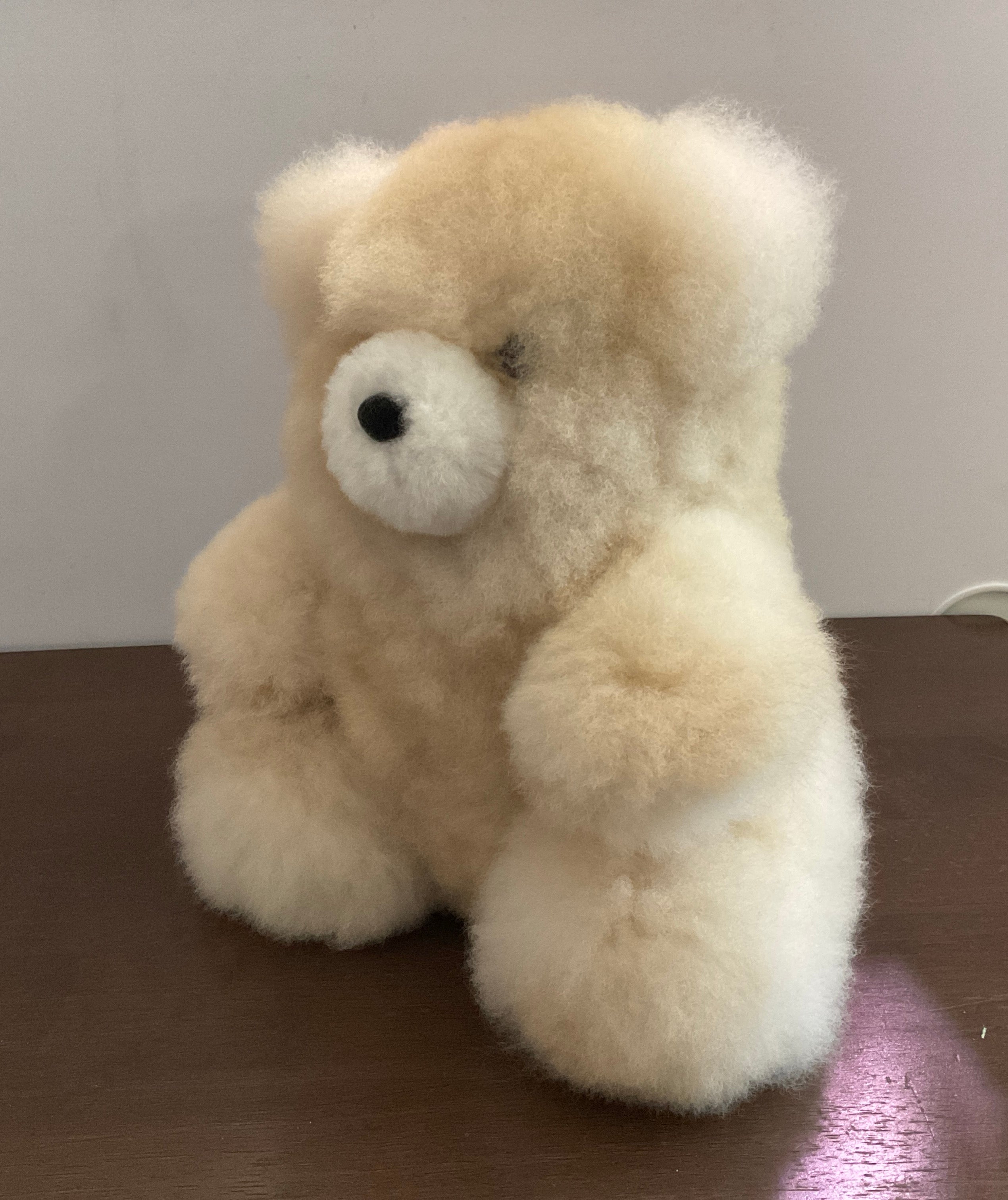 Kusi Friends Sitting Bear (24cm) - Baby Alpaca Fur Animal