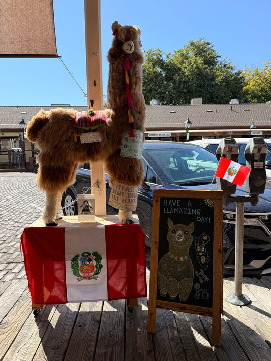 Vertical Medium Peru Flag